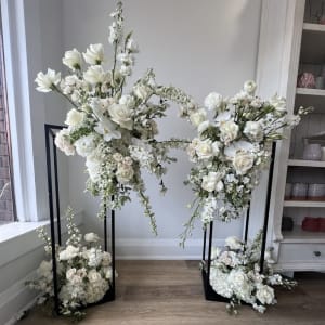 Modern Pedestal Frame Ceremony Decor