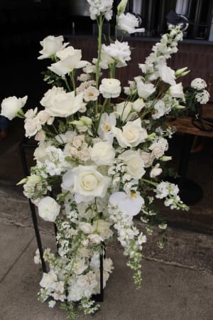 Modern Pedestal Frame Ceremony Decor