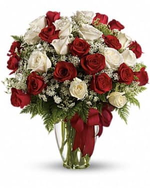 Love's Divine Bouquet - Long Stemmed Roses Flower Bouquet