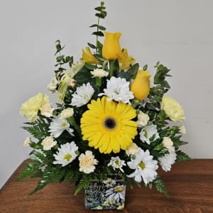 BEE-AUTIFUL DAY BOUQUET Flower Bouquet