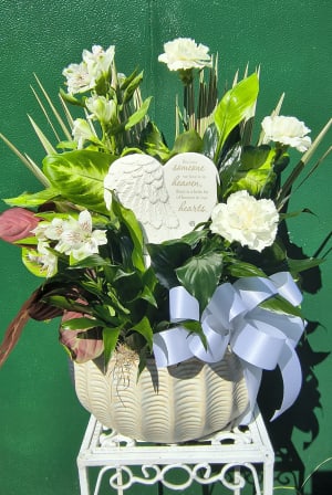 Large Dish Garden With Keepsake Flower Bouquet