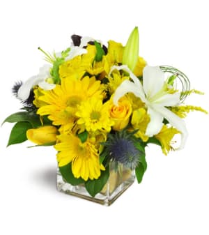 Gold Rush™ Flower Bouquet