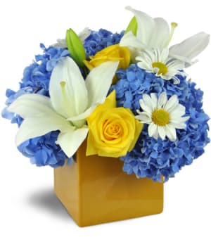Summer Celebration Cube™ Flower Bouquet
