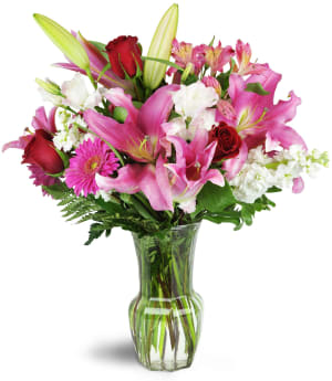 Blushing Heart Bouquet™ Flower Bouquet