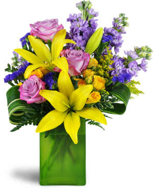 Springtime Kiss™ Flower Bouquet