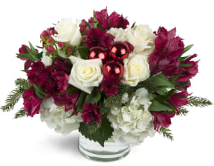 Very Merry Bouquet™ Flower Bouquet