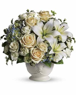Beautiful Dreams by Teleflora Flower Bouquet