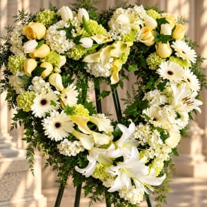 Mono-chroma Ivory Heart Wreath Flower Bouquet