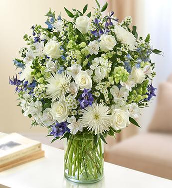 Happiness Carried by Blue Flowers.*シーグラス blushing-blue-sympathy-card-