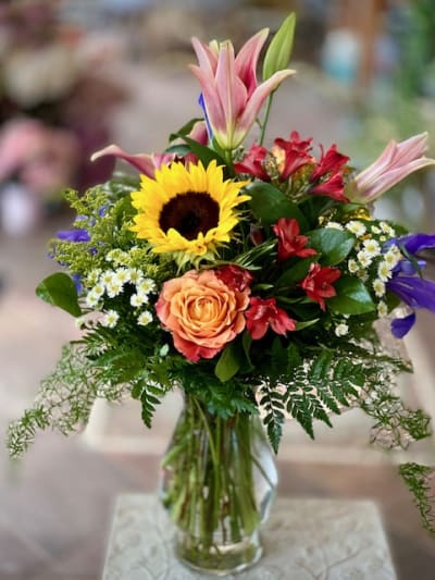 Fishing Creel Flower Delivery Kokomo IN - Banner Flower House