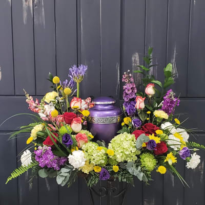 Florist 55578 | 55578 Flower Delivery by Cambridge Floral, Inc Florist