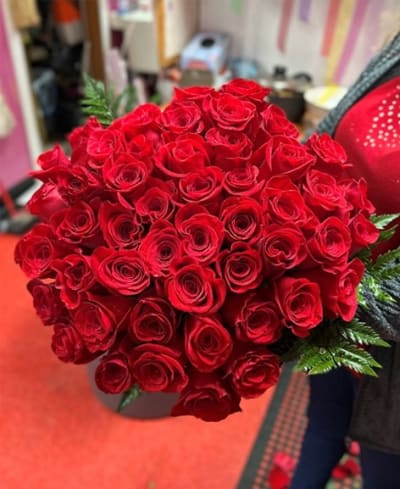 50 roses in a bouquet Flower Delivery Chicago IL - Franco's Flower Shop