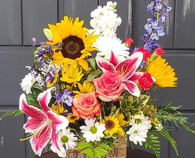 Hamilton Florist - Flower Delivery by Gray The Florist, Inc.