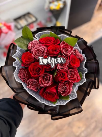 Ramo Buchon  Rose bouquet, Flower arrangements, Bouquet