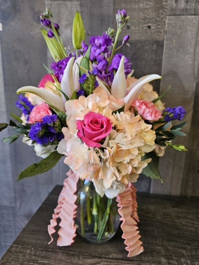 Florist 28072 | 28072 Flower Delivery by Happy Bee Florist LLC Florist