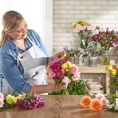 Florist: What Is It? and How to Become One?