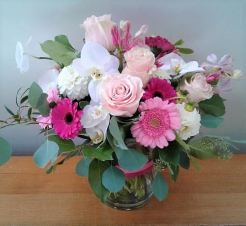Florist V8W 9Z9 | V8W 9Z9 Flower Delivery by Poppies Floral Art