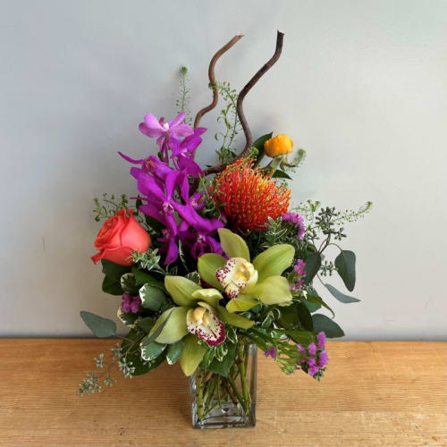 Florist V8Z 2N5 | V8Z 2N5 Flower Delivery by Poppies Floral