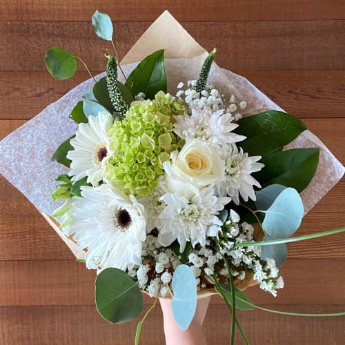 Florist V8P 1L5 | V8P 1L5 Flower Delivery by Poppies Floral Art