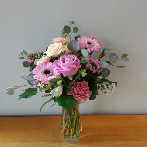 Florist V8N 0A6 | V8N 0A6 Flower Delivery by Poppies Floral