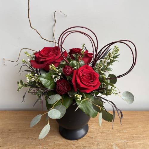 Florist V8V 1m1 | V8V 1m1 Flower Delivery by Poppies Floral