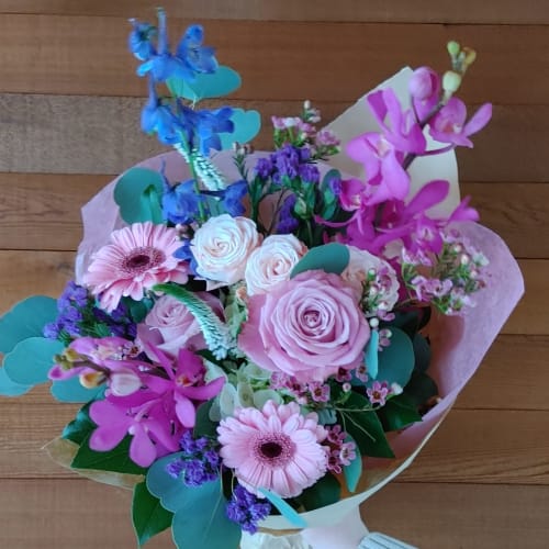 Florist V9E 2A8 | V9E 2A8 Flower Delivery by Poppies Floral Art