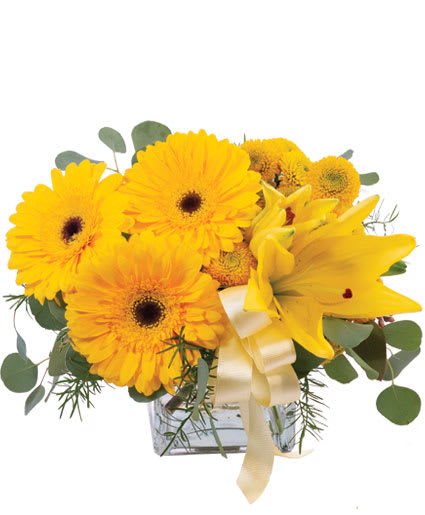 PETITE YELLOW
FLOWER ARRANGEMENT