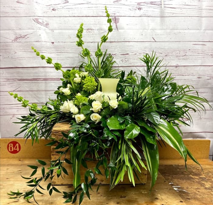 Green Garden Fresh Cremation Urn Arrangement