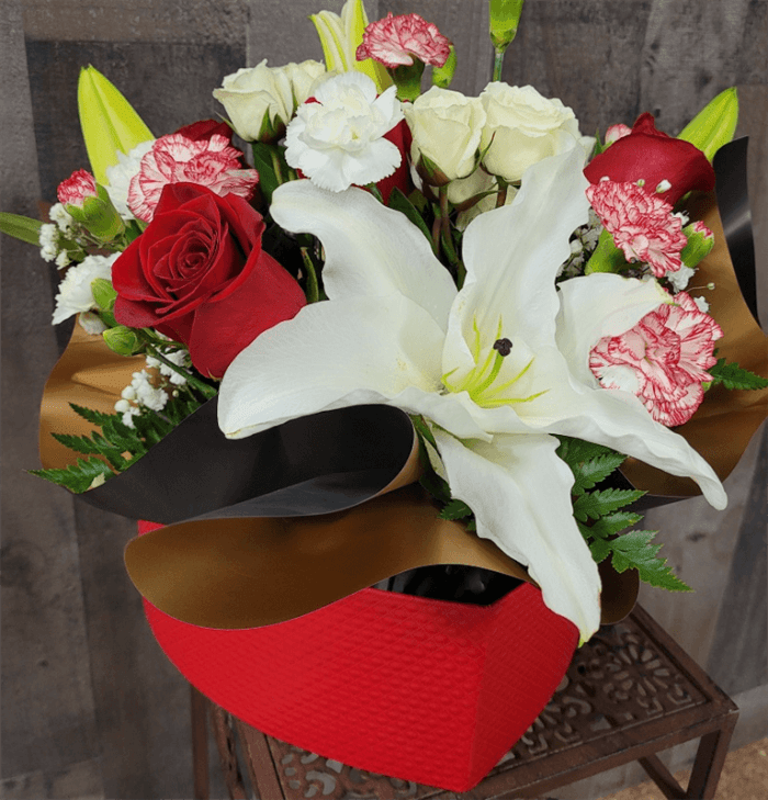 Red & Whites in Black/Gold Wrap & Heart Box