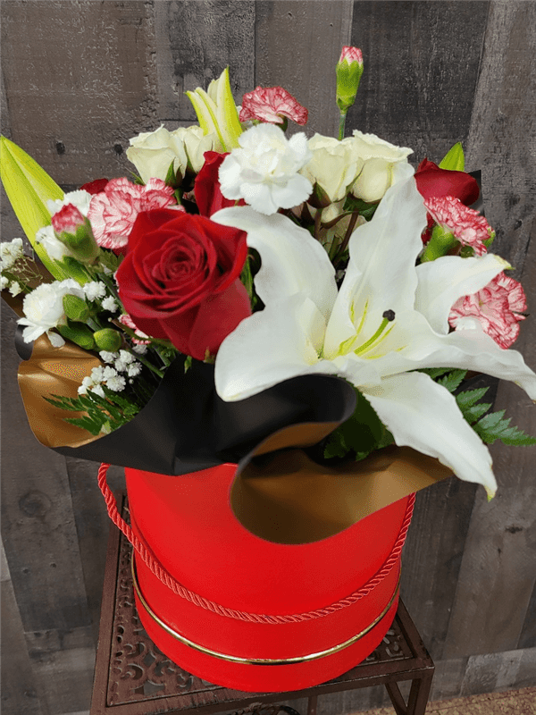 Red & Whites in Black/Gold Wrap & Red Gold Rim box
