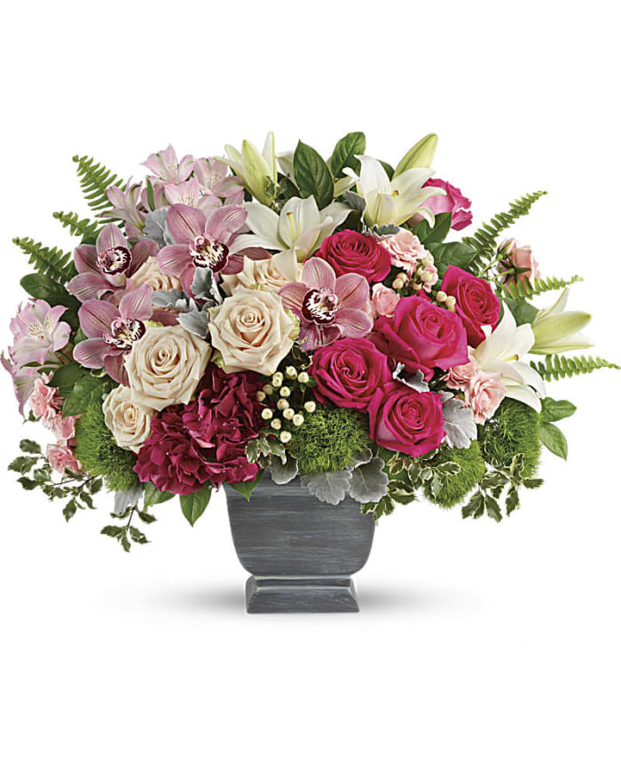 Teleflora's Grand Beauty Bouquet