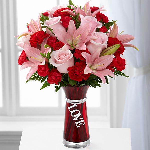 The FTD® Hold My Heart™ Bouquet