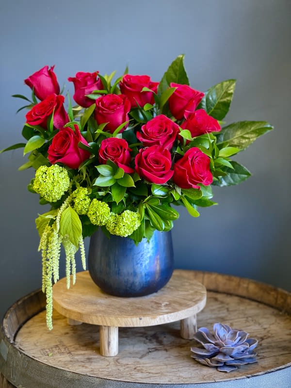 Classic Dozen Roses
