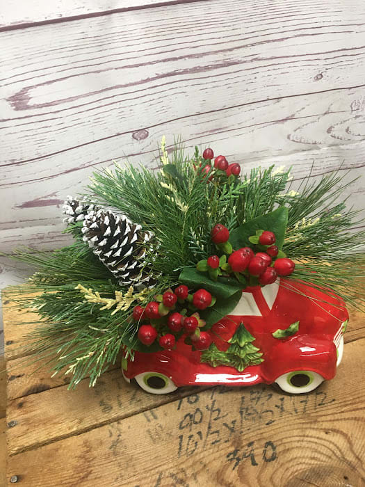 Hauling in the Holidays Centerpiece
