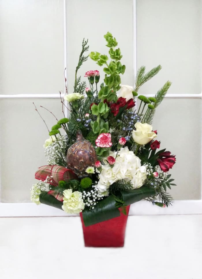 CLASSIC CHRISTMAS Flower Delivery Taylors SC Barrett's Flowers Inc Christmas Flower Deliveries