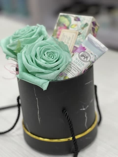 Preserved Roses Gift Box