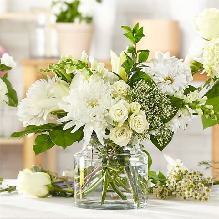 Classic Ivory – A Florist Original