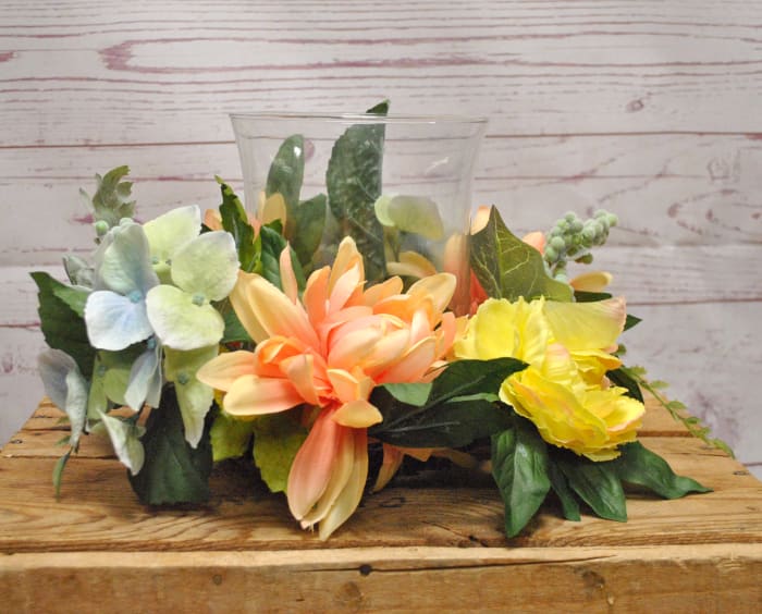 Hurricane Candle Holder with Silk (Artificial) Accents