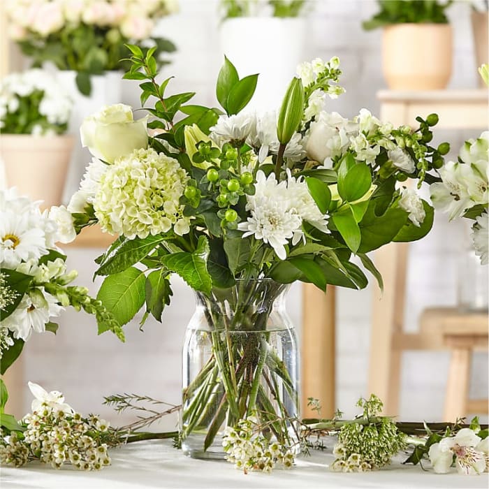 Classic Ivory – A Florist Original