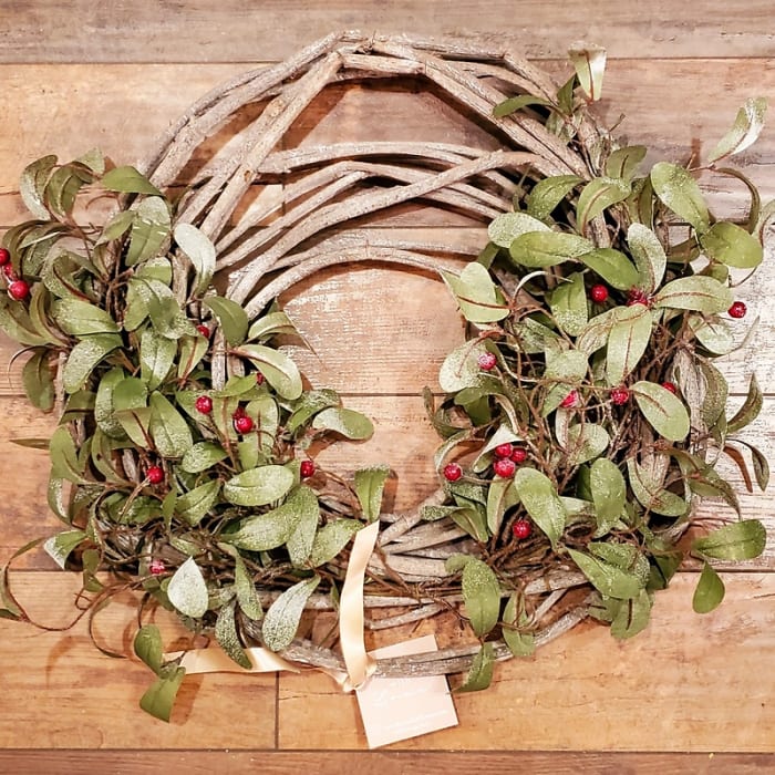 Laurel Wreath with Berries, 22"