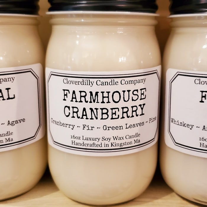 Cloverdilly Candle, Farmhouse Cranberry, 16oz.