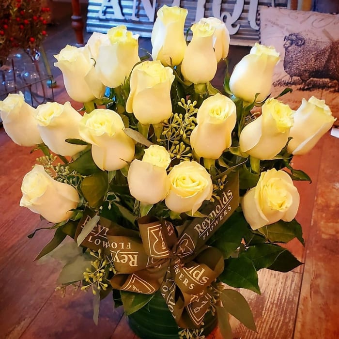 16 Premium White Roses Vased