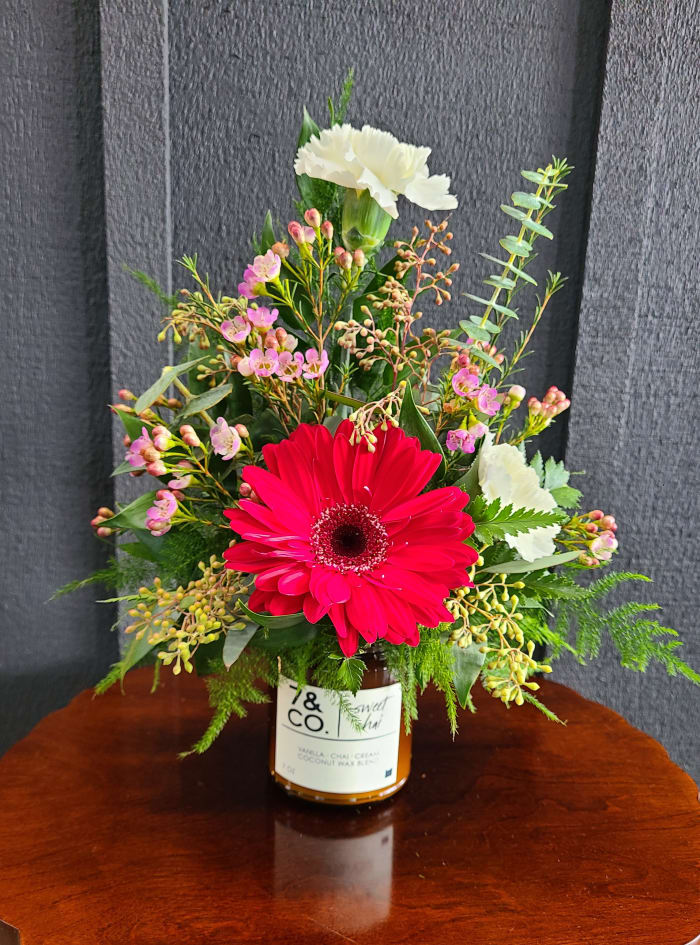 Spruce & Fir Bouquet & Candle Combo