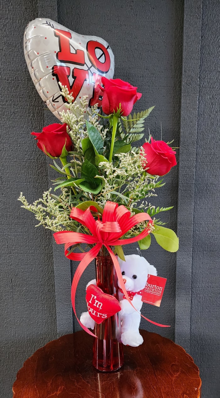 Triple rose budvase package