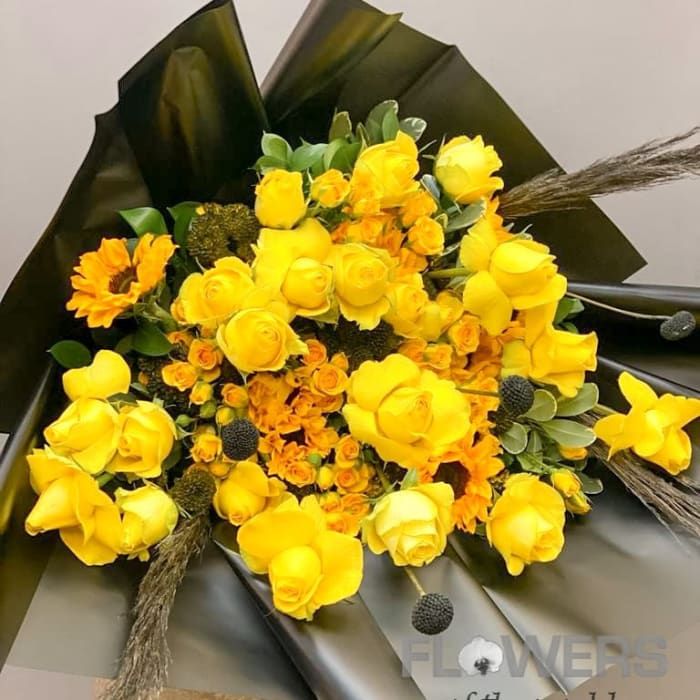 Yellow and black sunny bouquet