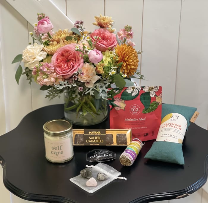 Mother's Day Gift Box + Blooms