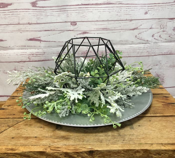 Geometric Winter Silk (artificial) Centerpiece