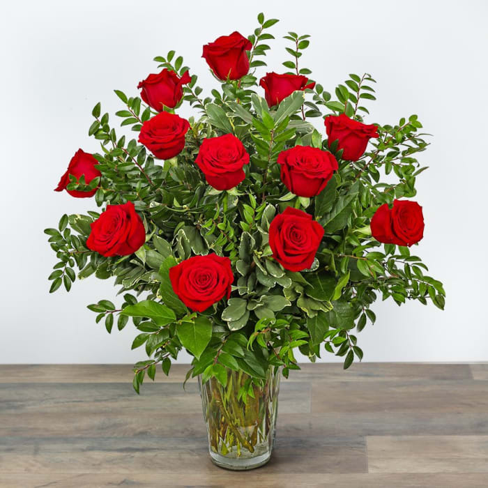 One Dozen Elegant Red Roses