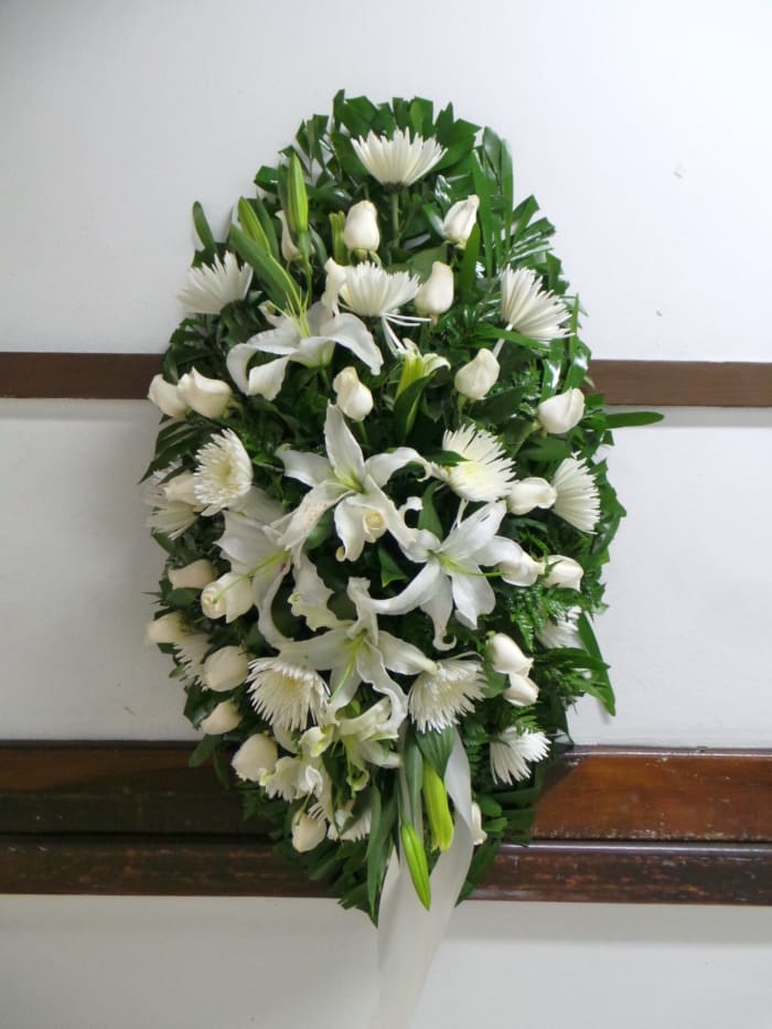 A-13 Corona de rosas, lirios y spiders