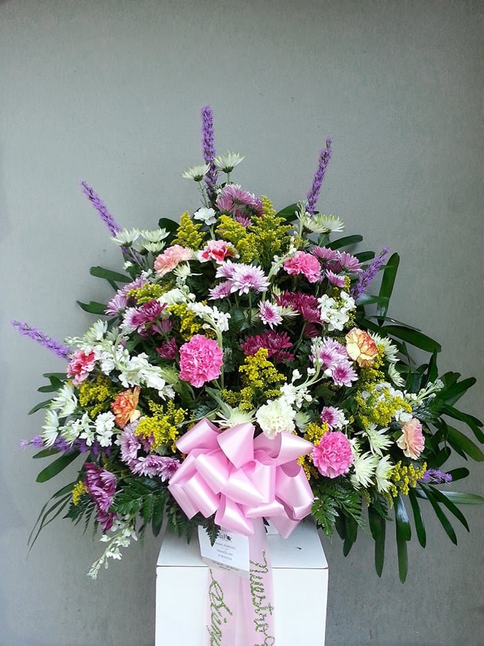 D-39 Canasta funeral pompones, claveles, pompones y liatris